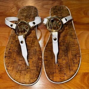 MICHAEL KORS White Jelly Cork Thongs Flat Sandals Size 8 MK Gold Logo Flip Flops